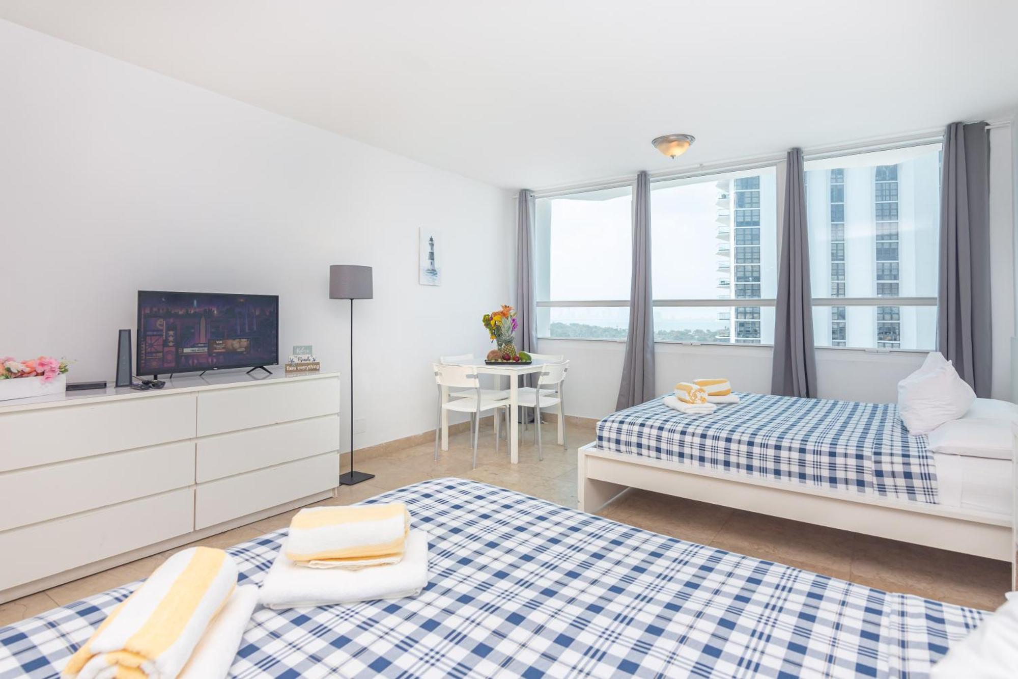 Girasole Rentals Suites Miami Beach Exterior photo